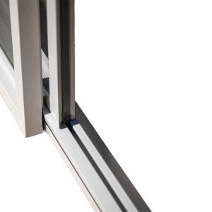 Drsna vrata v paviljonu