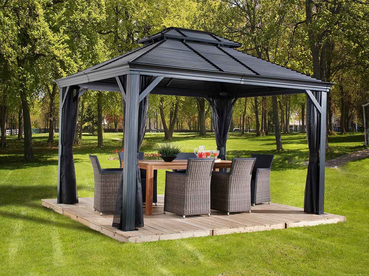 Paviljon na travniku