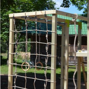 Plezalna vrv na vrtnem igrišču