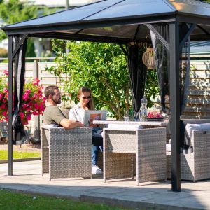 Vrtni paviljon s trdo streho