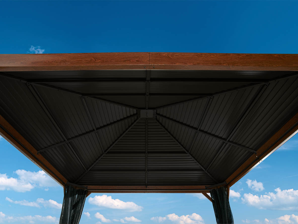 Streha lesenega pavilljona